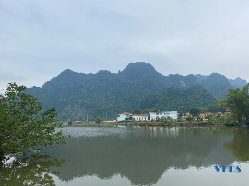 Non nước Đồng Mười