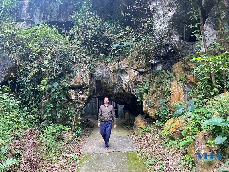 Non nước Đồng Mười