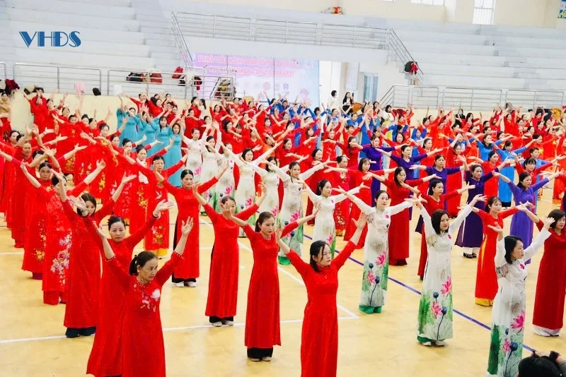 Đặc sắc những màn đồng diễn dân vũ thể thao kỷ niệm Ngày Quốc tế phụ nữ 8/3