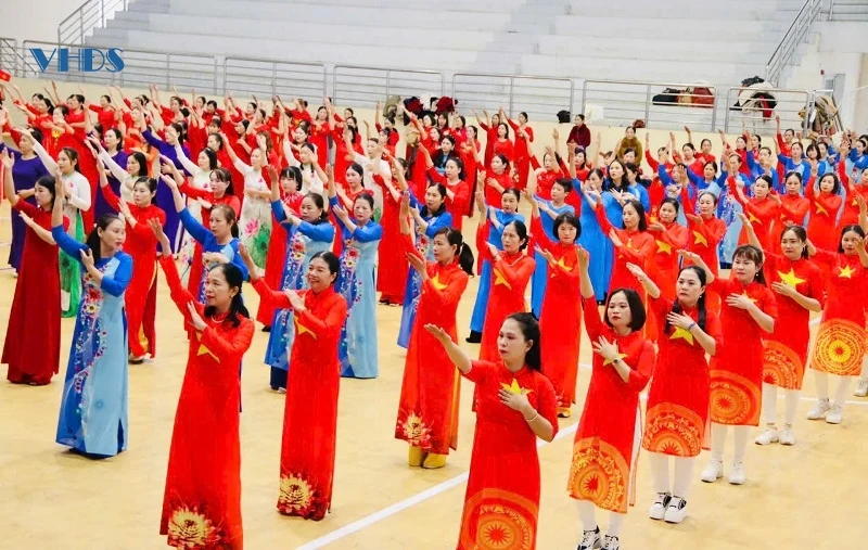 Đặc sắc những màn đồng diễn dân vũ thể thao kỷ niệm Ngày Quốc tế phụ nữ 8/3