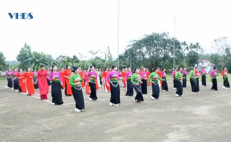 Đặc sắc những màn đồng diễn dân vũ thể thao kỷ niệm Ngày Quốc tế phụ nữ 8/3