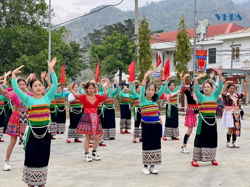 Đặc sắc những màn đồng diễn dân vũ thể thao kỷ niệm Ngày Quốc tế phụ nữ 8/3