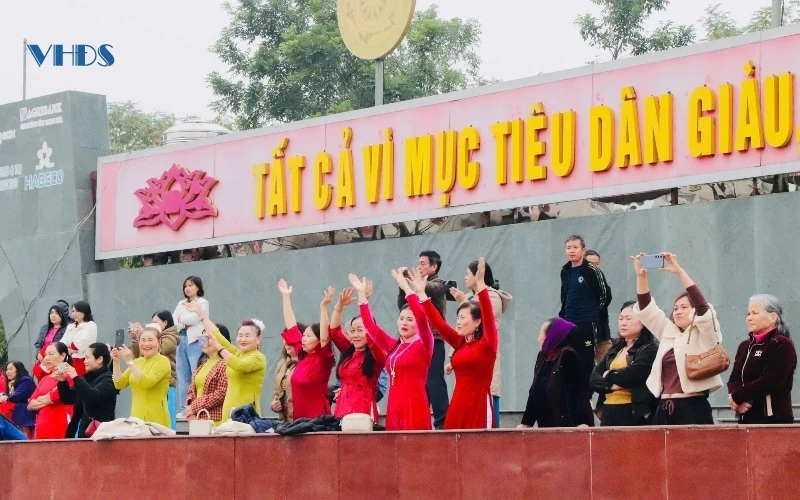 Đặc sắc những màn đồng diễn dân vũ thể thao kỷ niệm Ngày Quốc tế phụ nữ 8/3