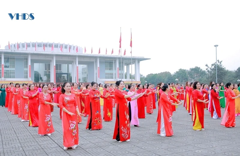 Đặc sắc những màn đồng diễn dân vũ thể thao kỷ niệm Ngày Quốc tế phụ nữ 8/3