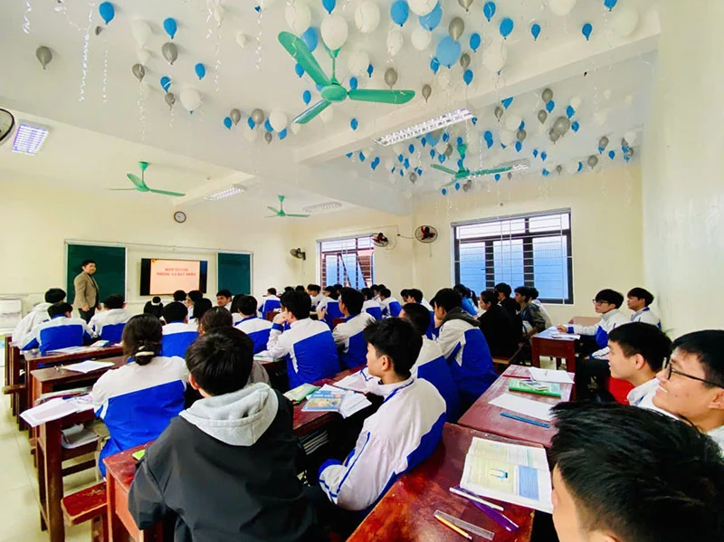 Cấm dạy thêm, học thêm: Trăn trở từ người trong cuộc