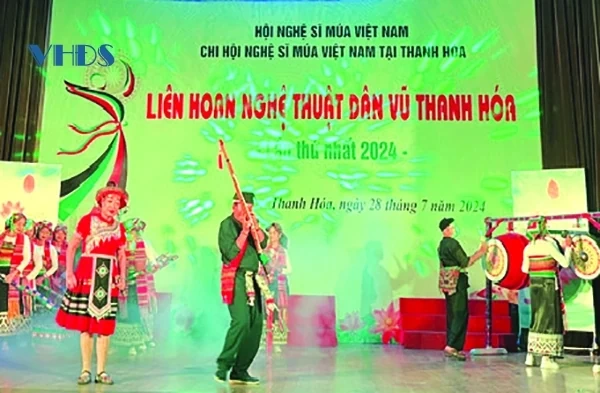 Ngày xuân như câu hát bắt đầu... (Bài 1): Tạo không gian văn hóa từ những nghệ sĩ... chân đất