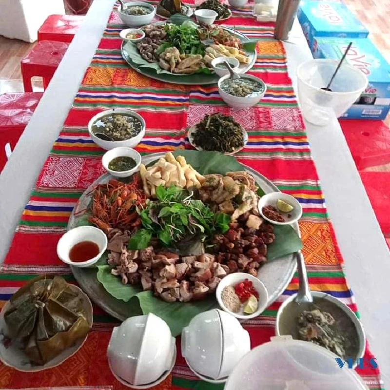 Bảo tồn bản sắc văn hóa dân tộc Mường gắn với phát triển du lịch cộng đồng