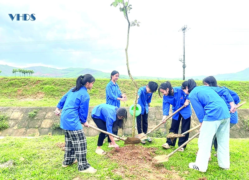 Sôi nổi “Tết trồng cây, đời đời nhớ ơn Bác Hồ”