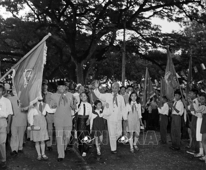 Quảng bá vẻ đẹp ASEAN hưởng ứng 135 năm Ngày sinh Chủ tịch Hồ Chí Minh