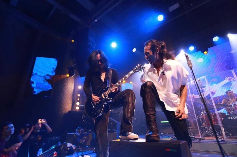 Kỷ niệm 30 năm thành lập Bức Tường: Trần Lập xuất hiện trong mọi khoảnh khắc