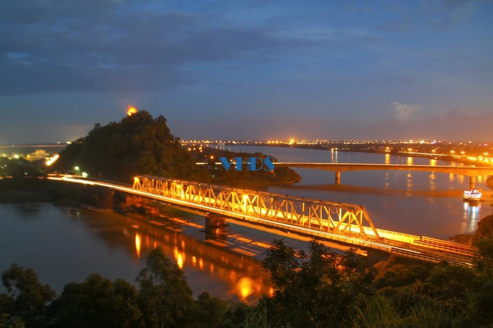 Cây cầu huyền thoại Hàm Rồng