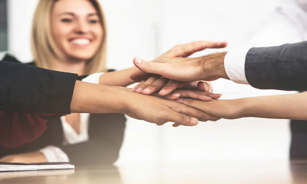 Niềm tin - Ngọn đèn dẫn lối giữa giông tố