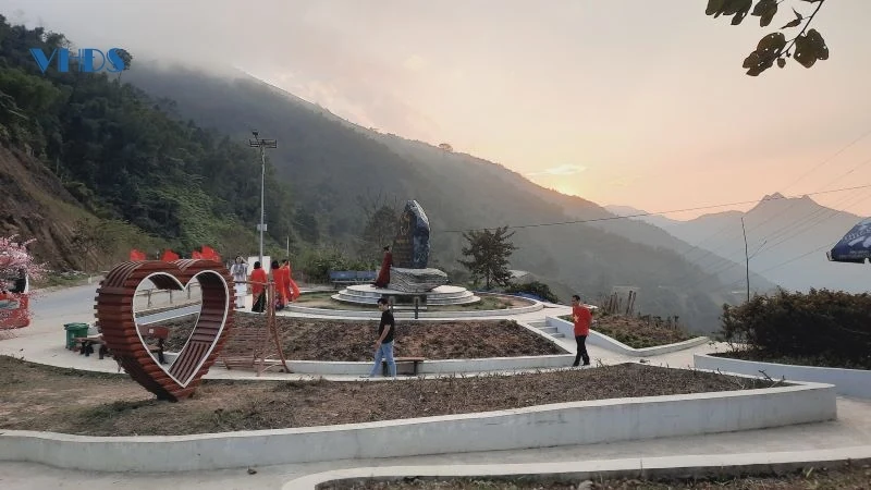 Cần sớm xử lý sụt lún ở khu vực biểu tượng cổng trời