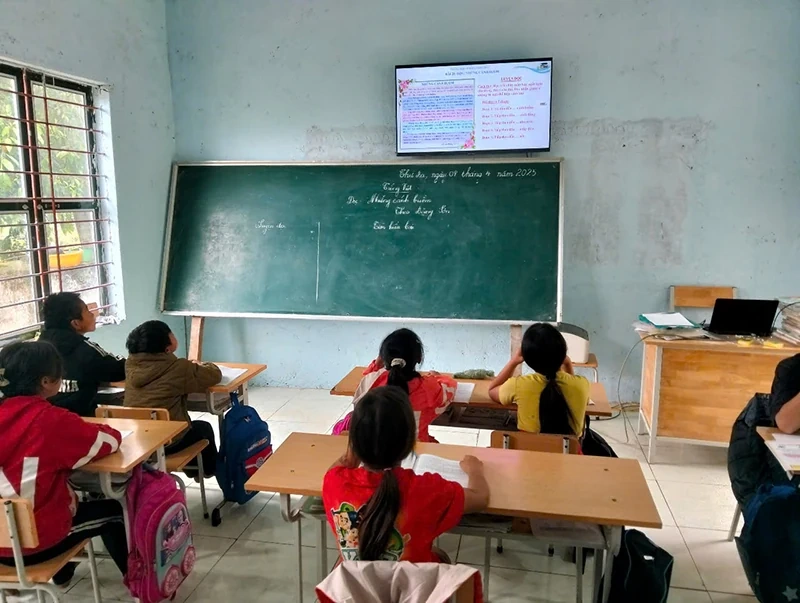 Xía Nọi ngày nắng lên
