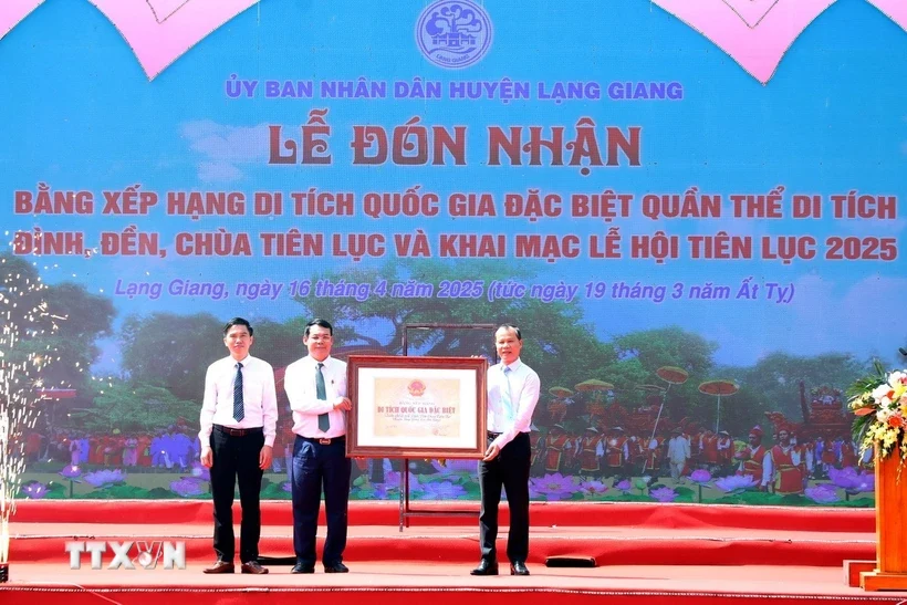 Quần thể di tích Tiên Lục đón nhận Bằng xếp hạng Di tích quốc gia đặc biệt