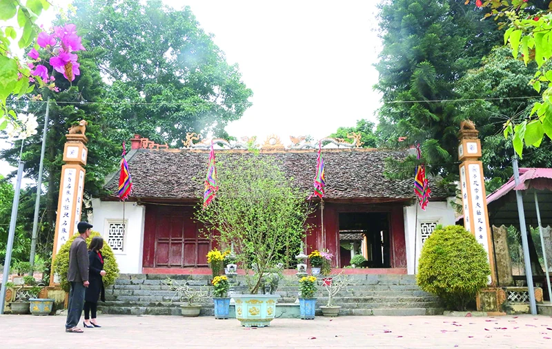 Trần Khát Chân từ nhân vật chính sử đến huyền sử