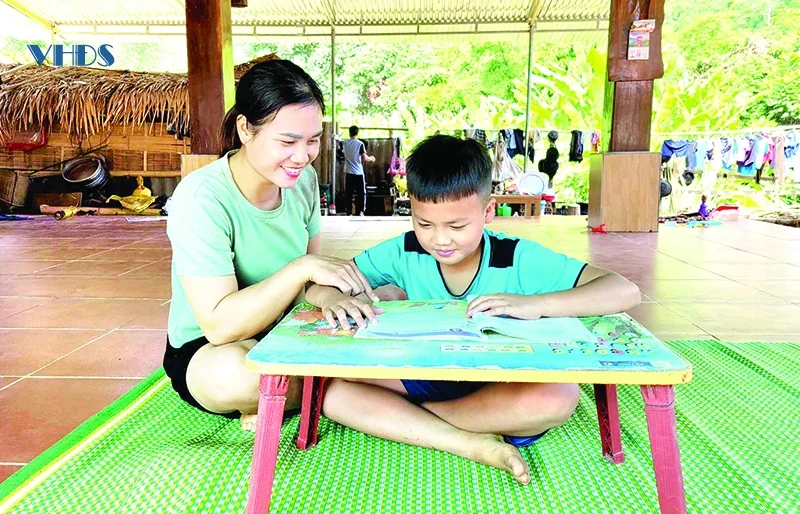 Miễn học phí, giảm nỗi lo...