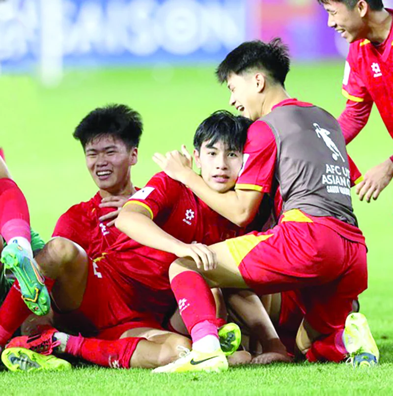 “Bất bại” là chưa đủ