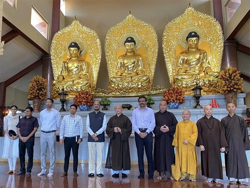 Đại lễ Vesak 2025: Cung nghênh xá lợi Phật và trái tim Bồ Tát Thích Quảng Đức