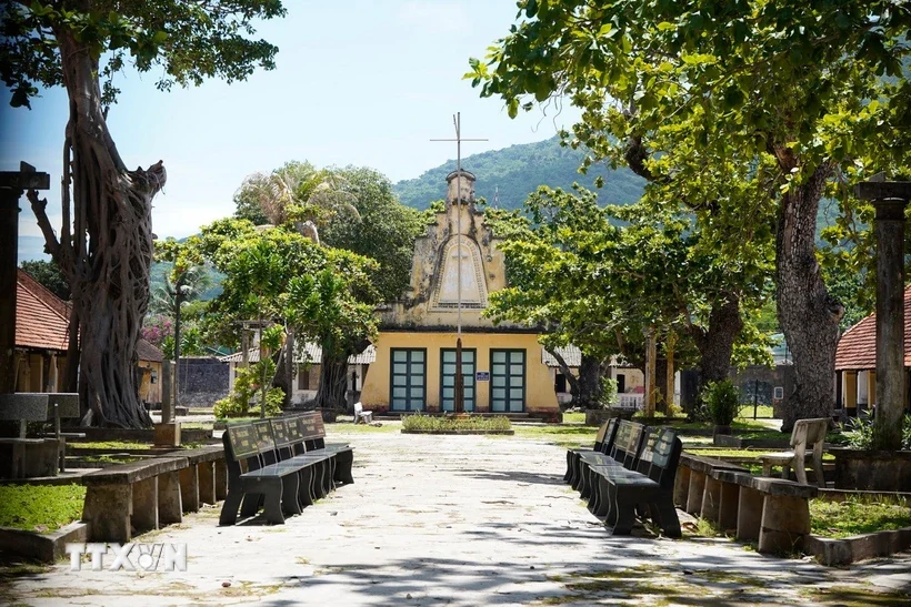 Côn Đảo từ địa ngục trần gian đến 'thiên đường du lịch'