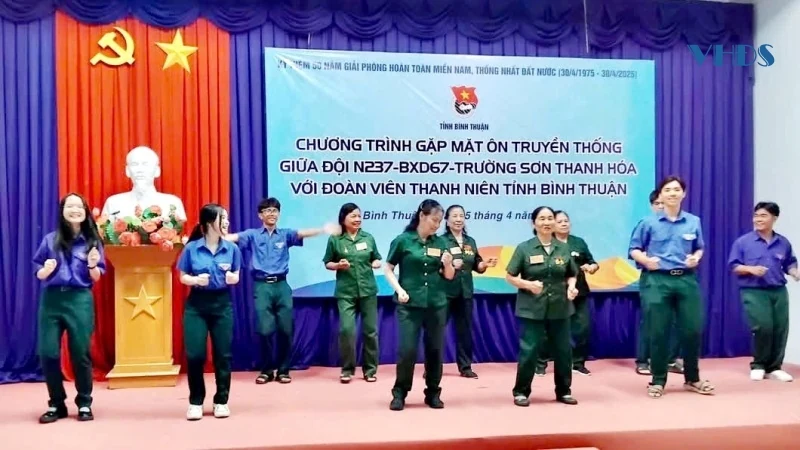 Thăm lại chiến trường xưa