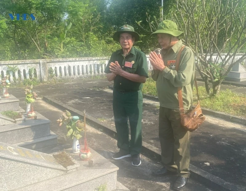 Thăm lại chiến trường xưa