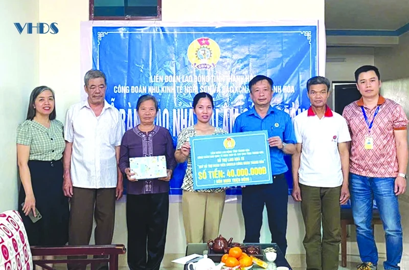 Công nhân tiên phong, vững bước... (Bài 1): Đồng hành