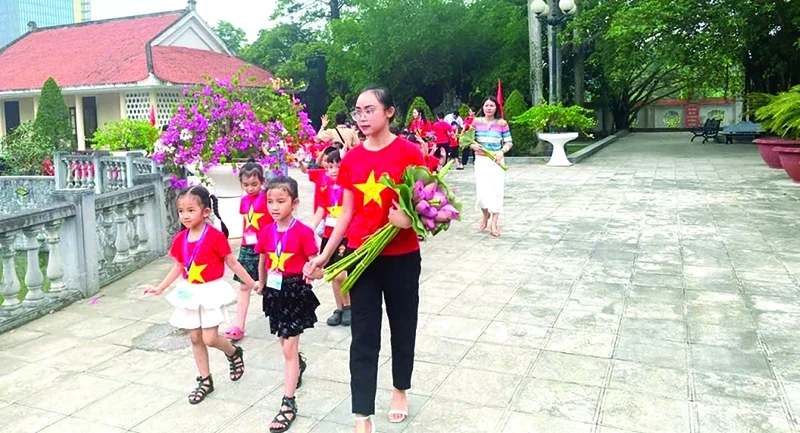 Trọn vẹn niềm kính yêu Bác