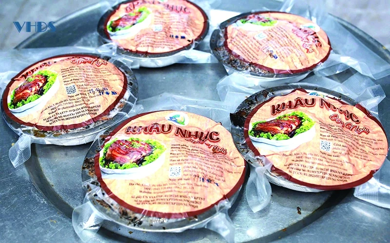 Lên Hồi Xuân thưởng thức khâu nhục