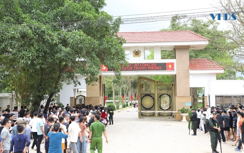 Cuộc hạnh ngộ trong ngày công bố Quyết định đặc xá của Chủ tịch nước