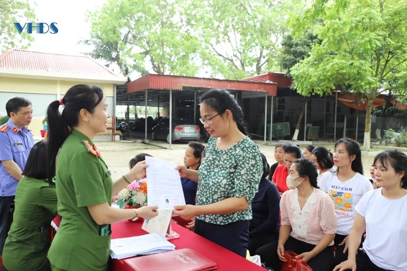 Cuộc hạnh ngộ trong ngày công bố Quyết định đặc xá của Chủ tịch nước