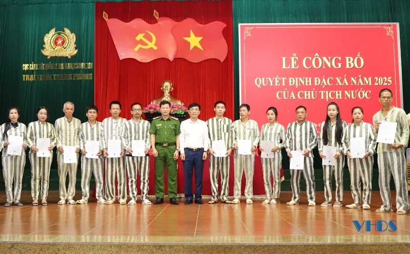 Cuộc hạnh ngộ trong ngày công bố Quyết định đặc xá của Chủ tịch nước