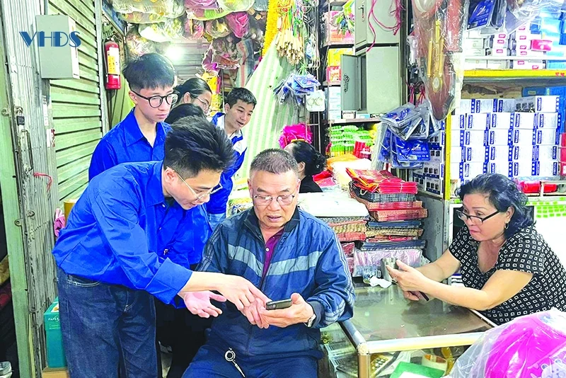 Bình dân học vụ số (Bài 3): “Bình dân học vụ số” tự tin bước vào kỷ nguyên số