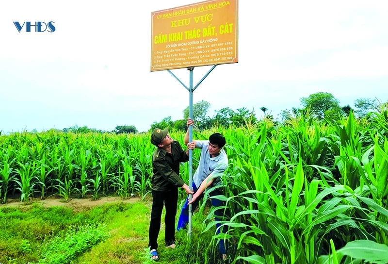 Canh cánh nỗi lo sạt lở bờ sông