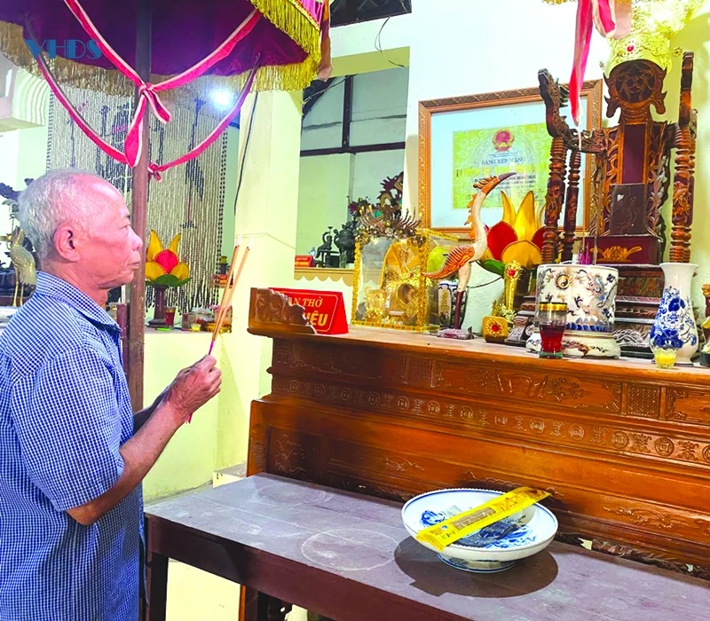 Làng Quan Yên bên sông Mã