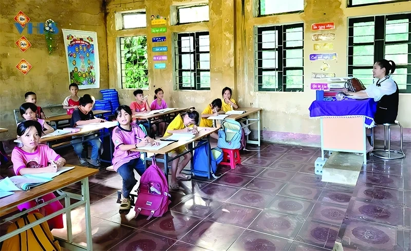 Học sinh vùng khó đón đợi chính sách mới