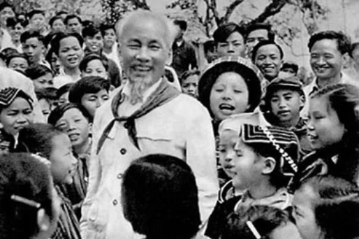 Tháng Năm nhớ Bác