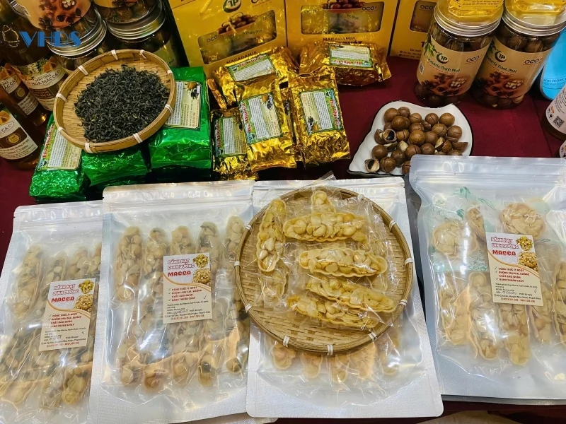 Hơn 50 sản phẩm được trưng bày tại Hội nghị tuyên dương điển hình tiên tiến trong hệ thống Liên minh HTX