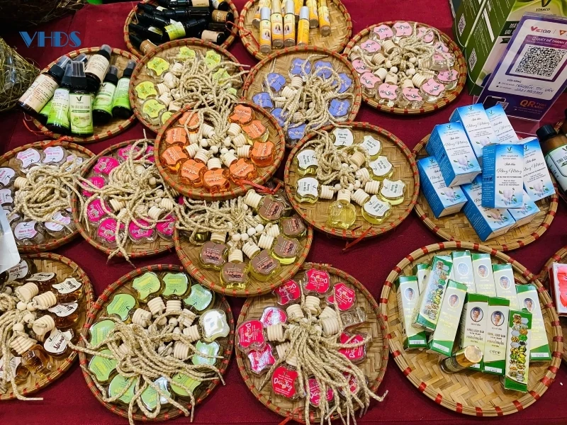 Hơn 50 sản phẩm được trưng bày tại Hội nghị tuyên dương điển hình tiên tiến trong hệ thống Liên minh HTX