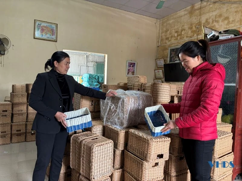 Người phụ nữ “đảm việc nước, giỏi việc nhà”