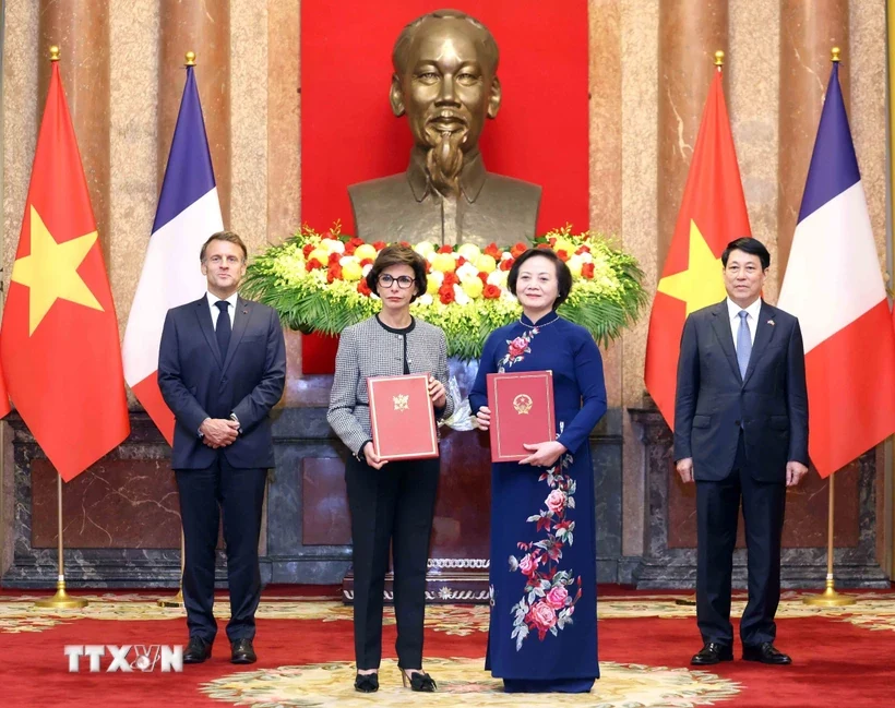 Việt Nam và Pháp ký Ý định thư tăng cường hợp tác trong lĩnh vực lưu trữ