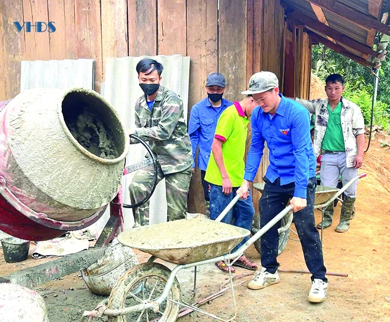 Tuổi trẻ chung tay xóa nhà tạm, nhà dột nát
