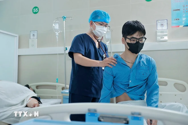 COVID-19 quay trở lại: Ai cần điều trị tại bệnh viện nếu mắc virus?