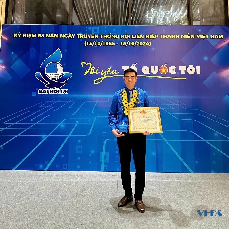 Bí thư Đoàn Thanh niên xã Quảng Hải tiên phong trong chuyển đổi số