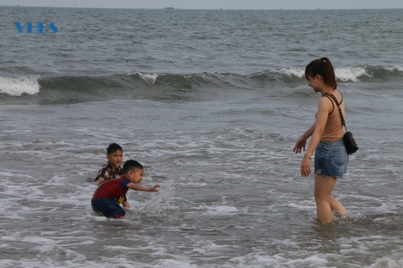 “Câu chuyện”... mùa hè (Bài 2): Con trẻ nghỉ hè, canh cánh nỗi lo...