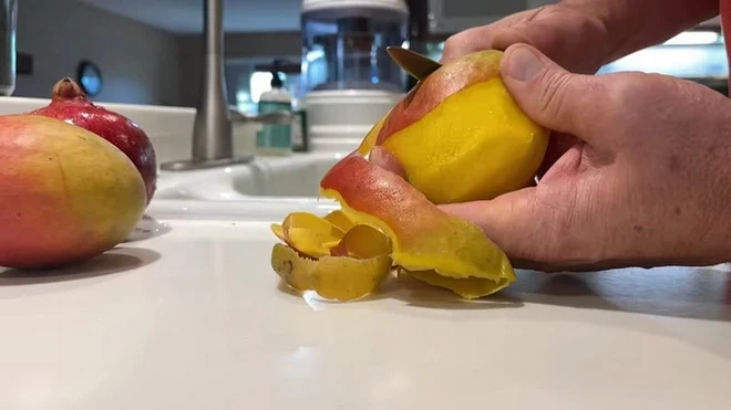 7 rủi ro sức khỏe nếu bạn ăn quá nhiều loại trái cây mùa Hè thơm ngon này