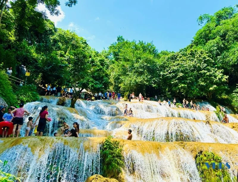 Giải nhiệt ngày hè nắng nóng ở thác Mây