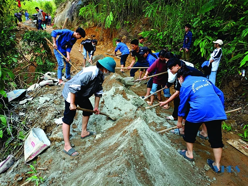 Bừng sáng Ché Lầu