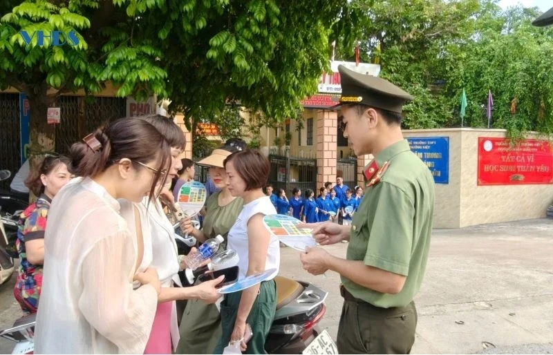 Ấn tượng đẹp từ màu áo xanh tình nguyện