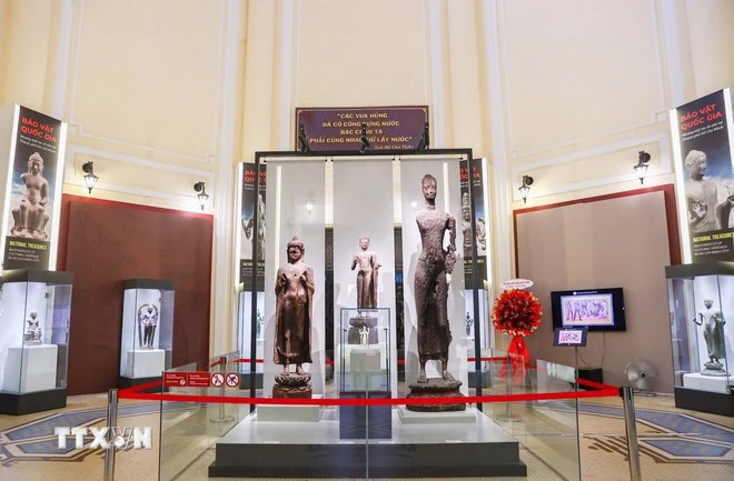 Chiêm ngưỡng 17 Bảo vật quốc gia lần đầu trưng bày tại Thành phố Hồ Chí Minh